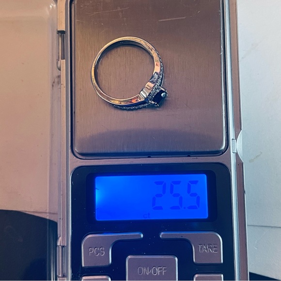 New Luxury Black White Sapphire Twisted Love Knot 925 Sterling Silver Ring - Picture 16 of 17